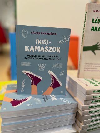 📚 Kádár Annamária: (Kis)kamaszok Milyenek ők ma, és hogyan kapcsolódjunk hozzájuk jól? A neves pszichológus új könyvében a...